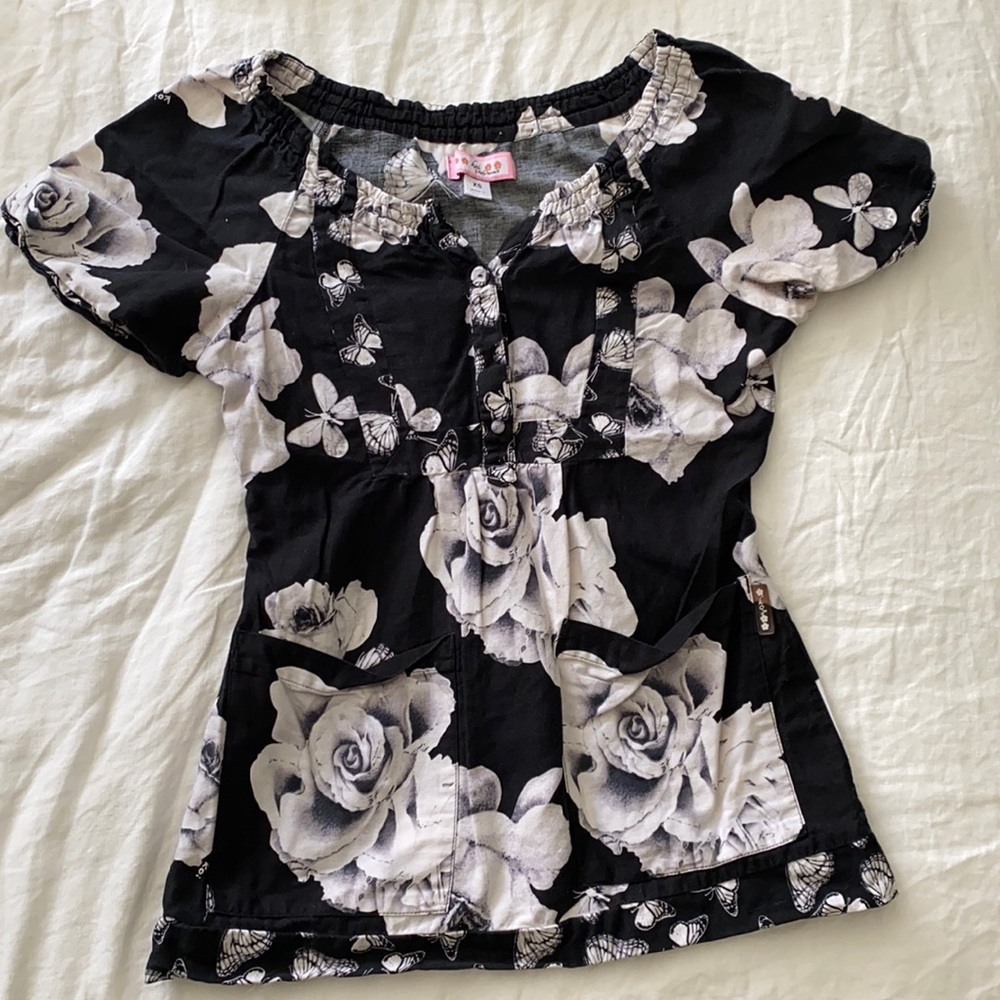 Koi scrub top